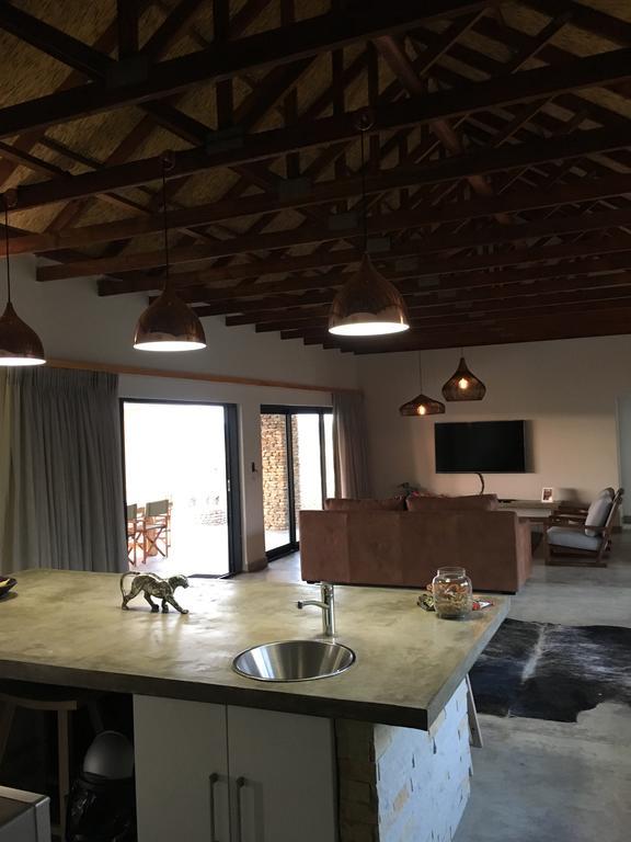 Manzini River House - Mjejane Private Game Reserve, Greater Kruger National Park *